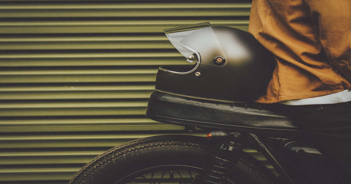 Minimalist Café Racer Builds Simplicity Art